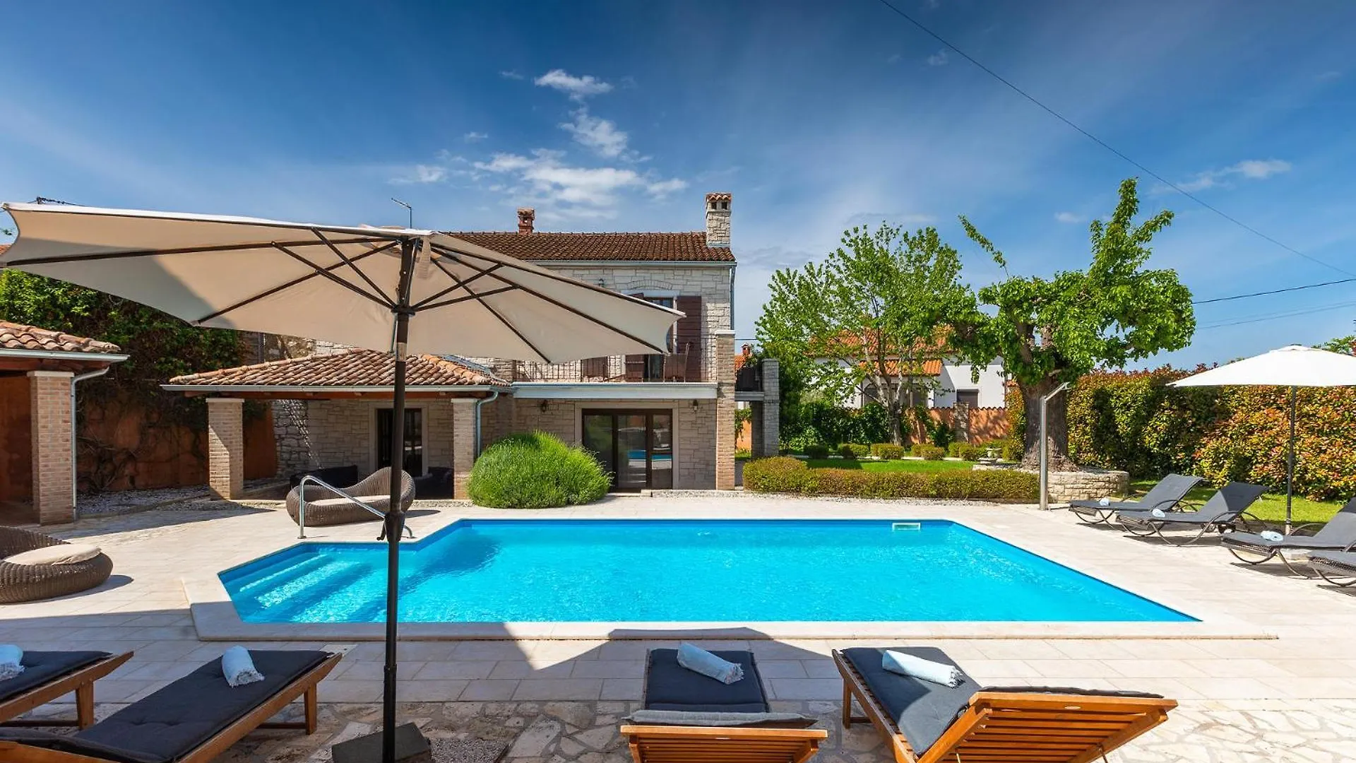 Beautiful Villa Gospodi With Pool In Tinjan Radetici 0*,