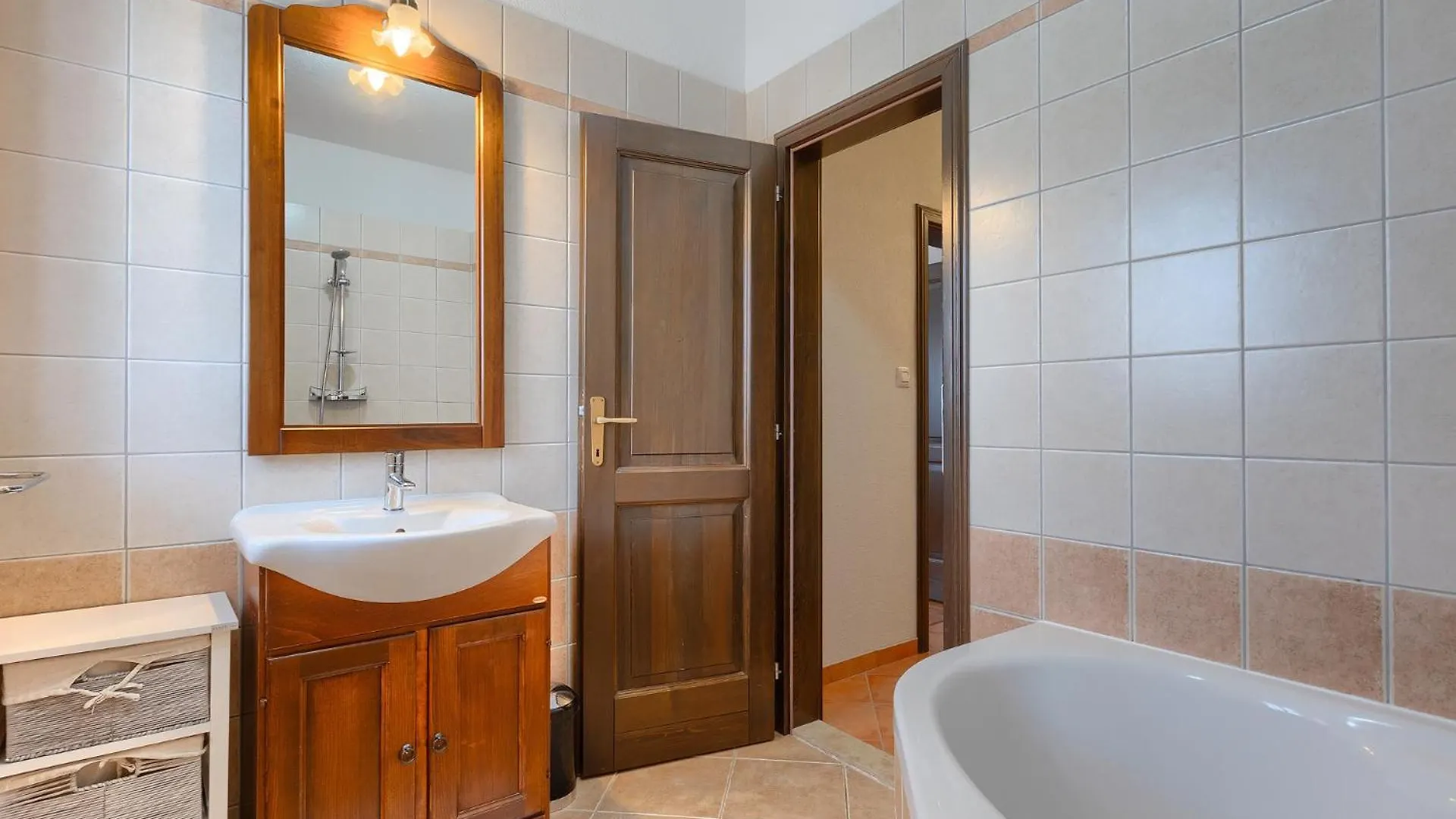 Beautiful Villa Gospodi With Pool In Tinjan Radetici 0*,  Croatia