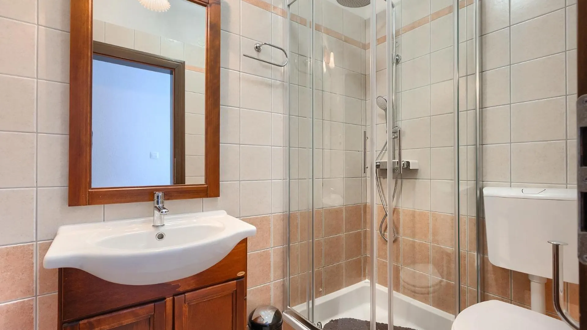 Beautiful Villa Gospodi With Pool In Tinjan Radetici Croatia
