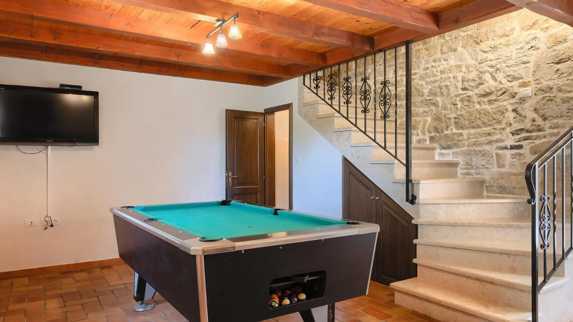 Beautiful Villa Gospodi With Pool In Tinjan Radetici Croatia