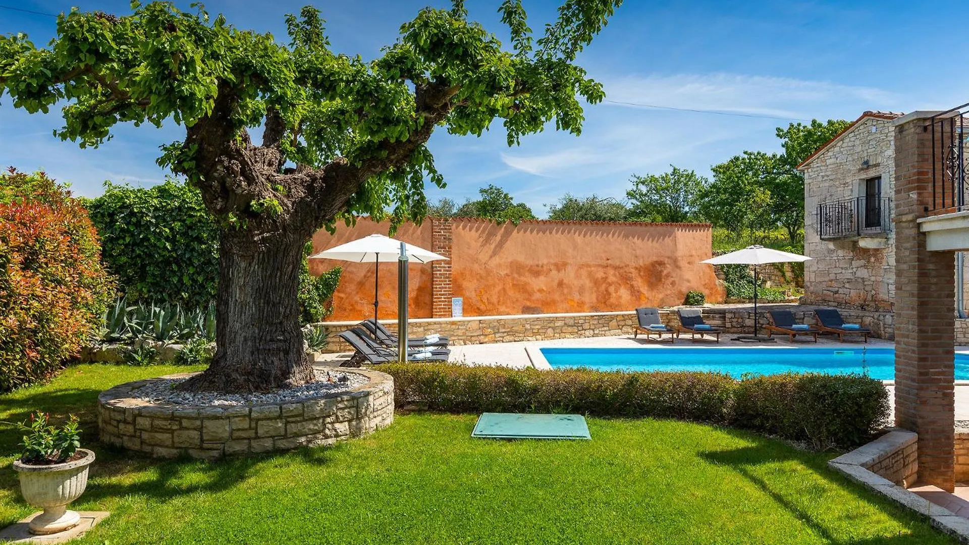 Beautiful Villa Gospodi With Pool In Tinjan Radetici