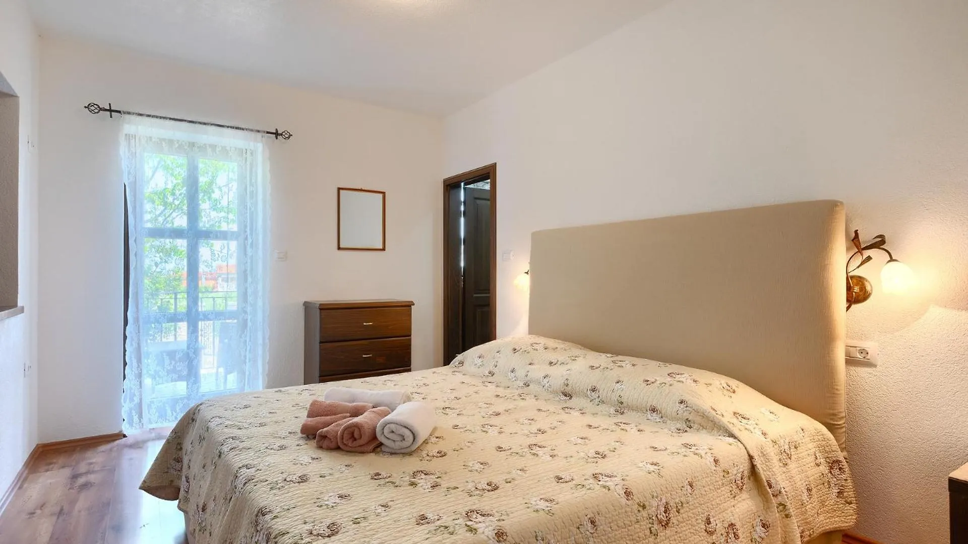 Beautiful Villa Gospodi With Pool In Tinjan Radetici