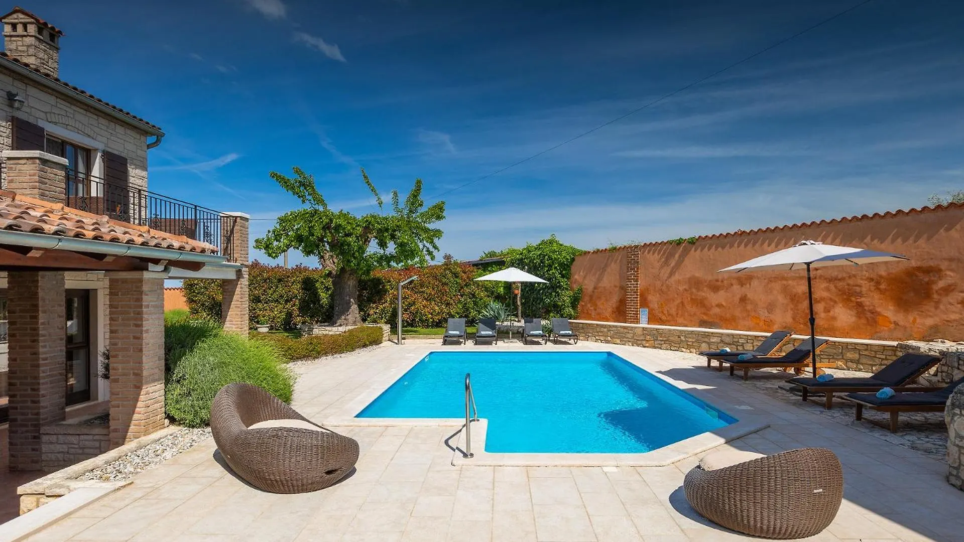 Beautiful Villa Gospodi With Pool In Tinjan Radetici 0*,