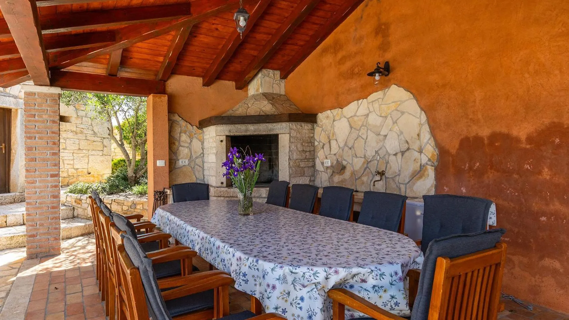 Beautiful Villa Gospodi With Pool In Tinjan Radetici Croatia