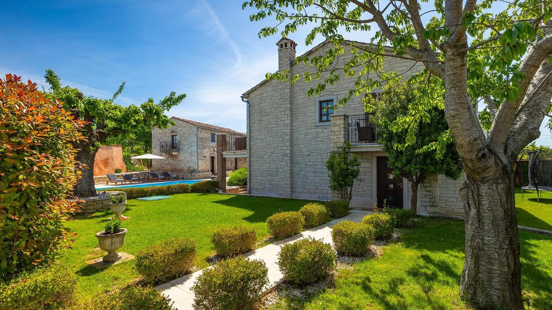 Beautiful Villa Gospodi With Pool In Tinjan Radetici
