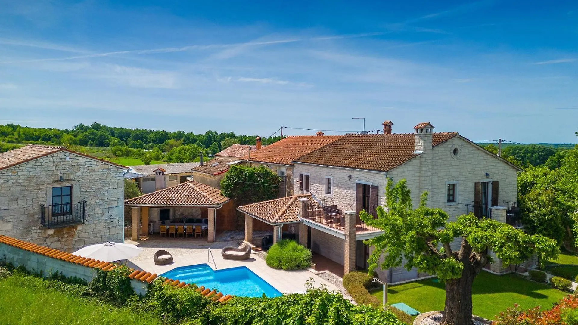 Beautiful Villa Gospodi With Pool In Tinjan Radetici