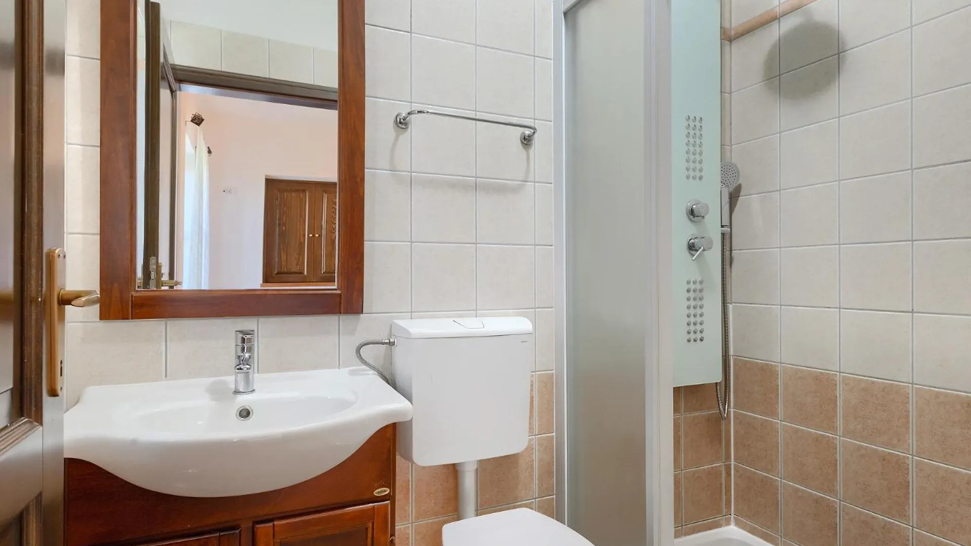 Beautiful Villa Gospodi With Pool In Tinjan Radetici